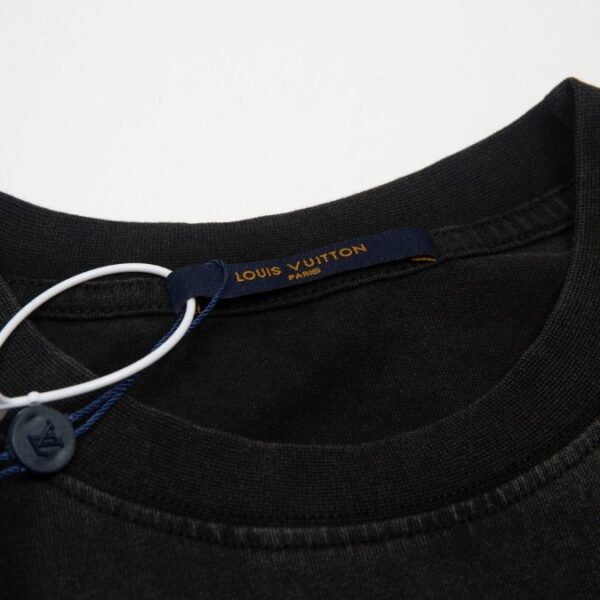 LV T-shirt Black Distressed Logo