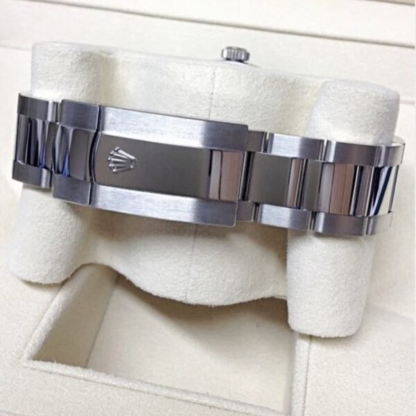 3-569.jpg RLX Sky Dweller a