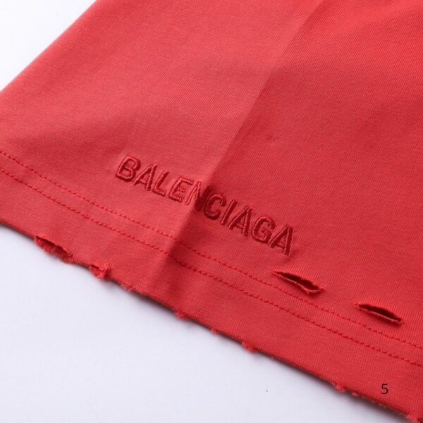 5-292.jpg BLNCG T-shirt Oversized Isabelle Huppert