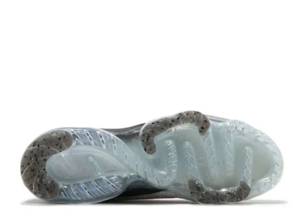 AIR VAPORMAX 2021 FLYKNIT ‘LIGHT BONE UNIVERSITY RED’