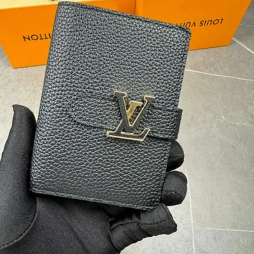 Louis Vuitton Vertical Compact Wallet LV072