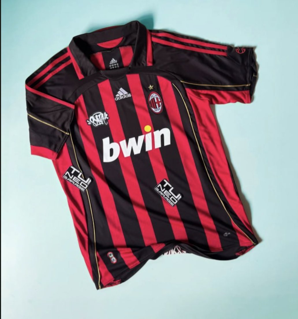 Camiseta Retro AC Milan dorsales especiales - Imagen 2