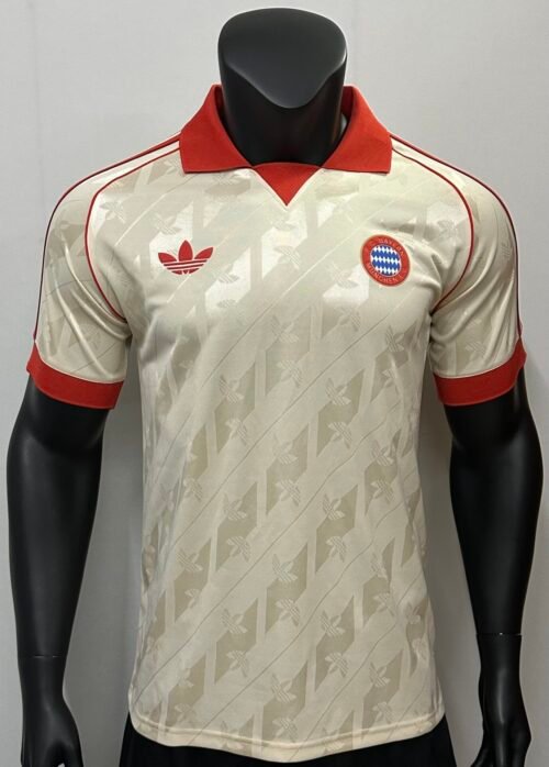 Camiseta retro Bayern Múnich edición vintage manga corta