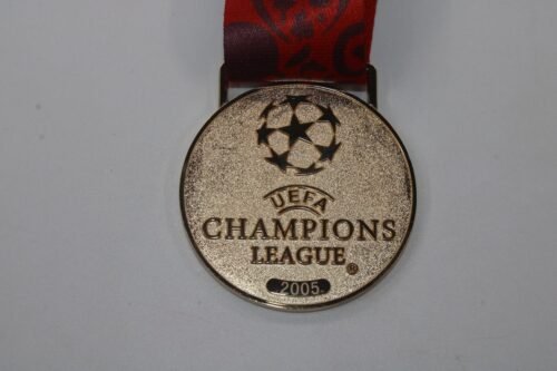 Medalla Final Champions League 04/05