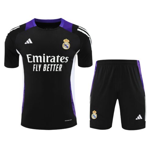 Conjunto de calentamiento Real Madrid negro y morado