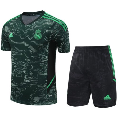 Conjunto de calentamiento Real Madrid verde y negro camuflaje